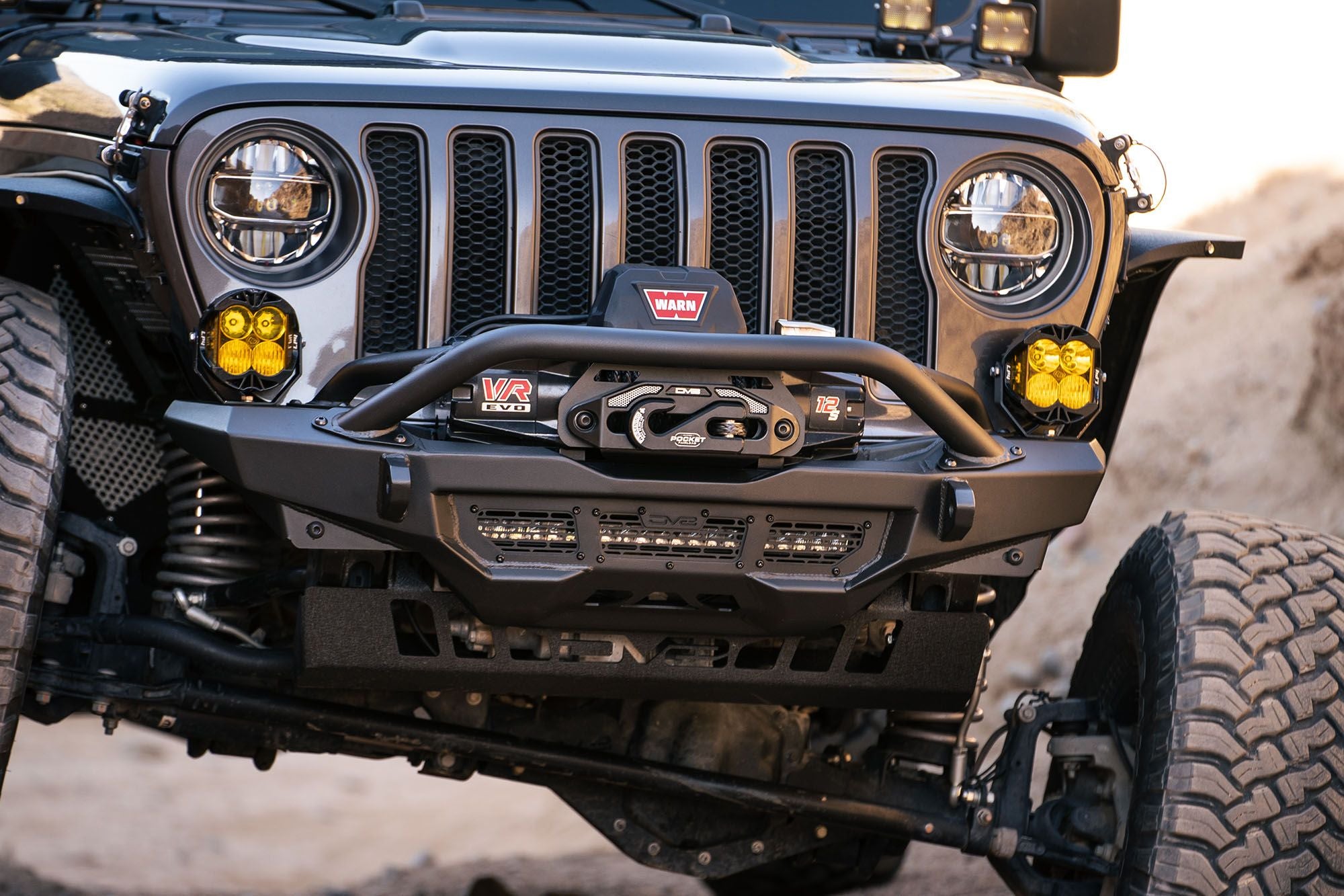 Close up of a fairlead on a Jeep